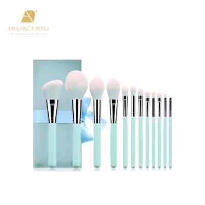 Light Blue Makeup Brushes with Elegant Design